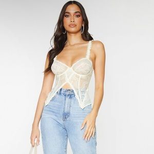 ✨BNWT PrettyLittleThing Cream Lace Split Hem Corset in a Size US 4